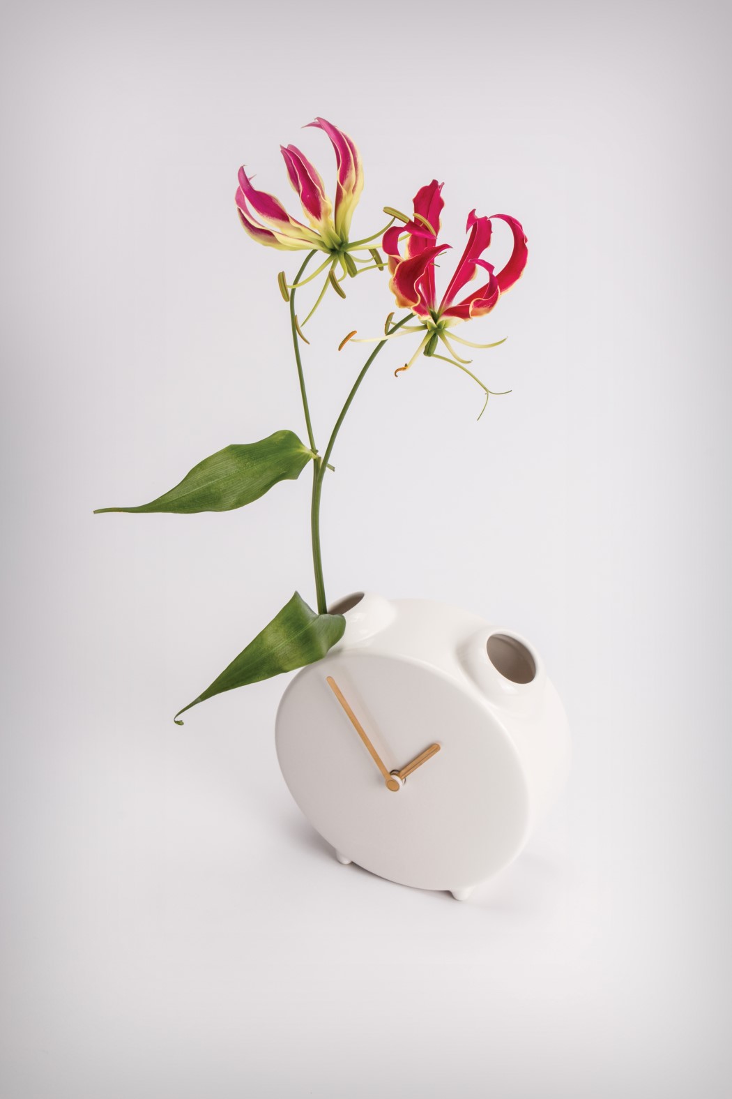 industrial design，philosophy，interest，vase，alarm clock，
