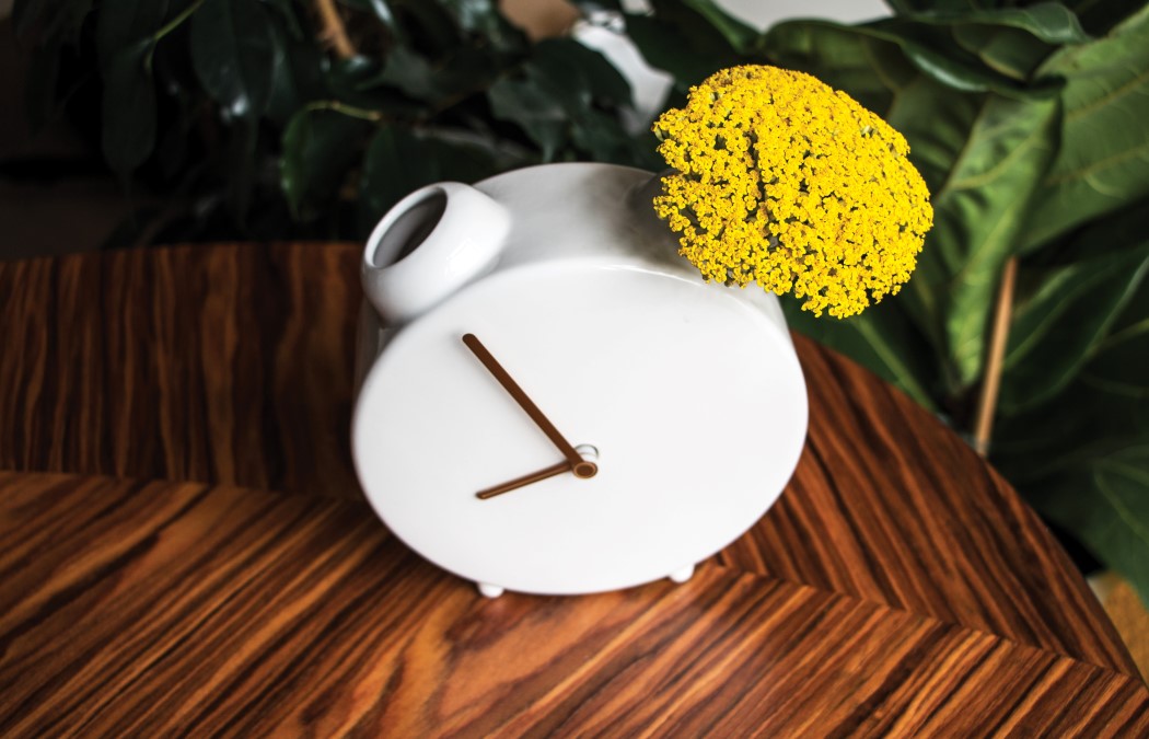 industrial design，philosophy，interest，vase，alarm clock，