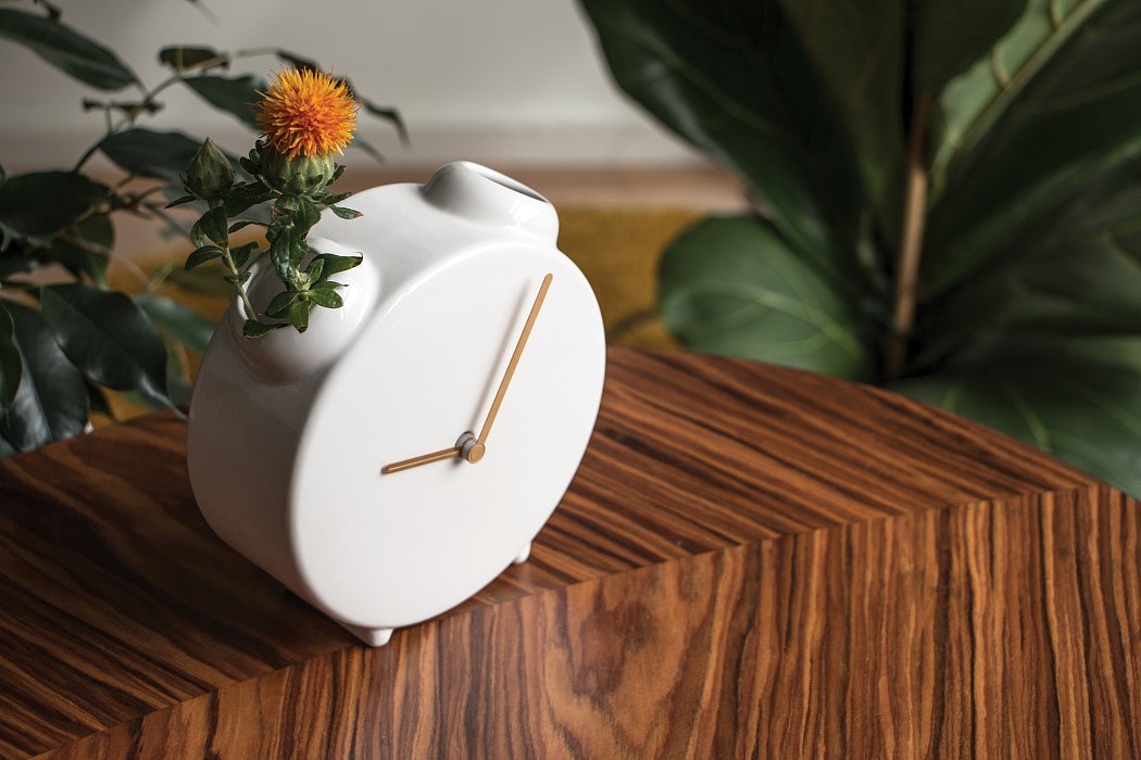 industrial design，philosophy，interest，vase，alarm clock，