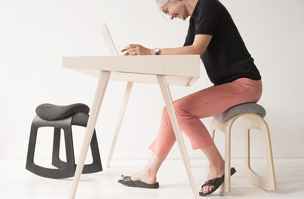 Vilius Kiskis，chair，felt，Wood frame，