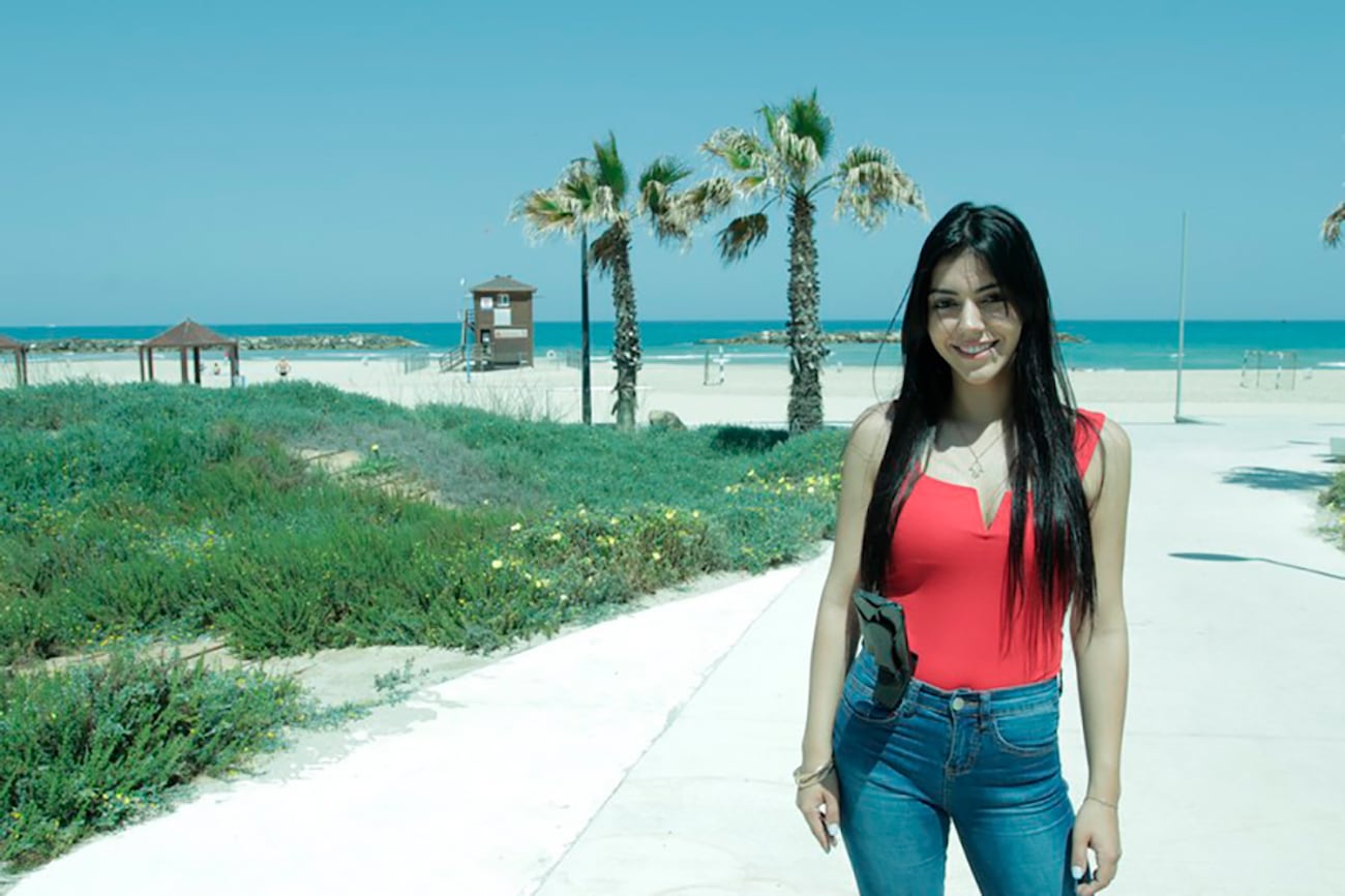 black，Smartphone charging，Multifunctional mobile phone accessories，Mobile support，Standing，