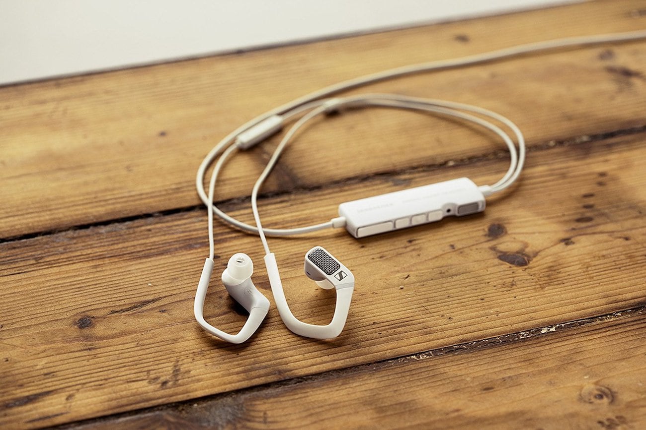 product design，industrial design，white，sound recording，headset，