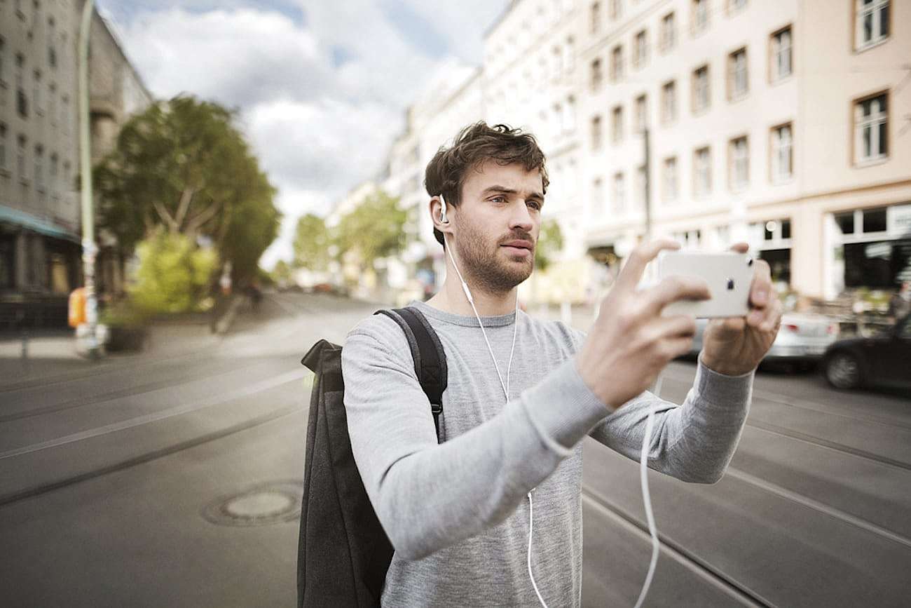 product design，industrial design，white，sound recording，headset，