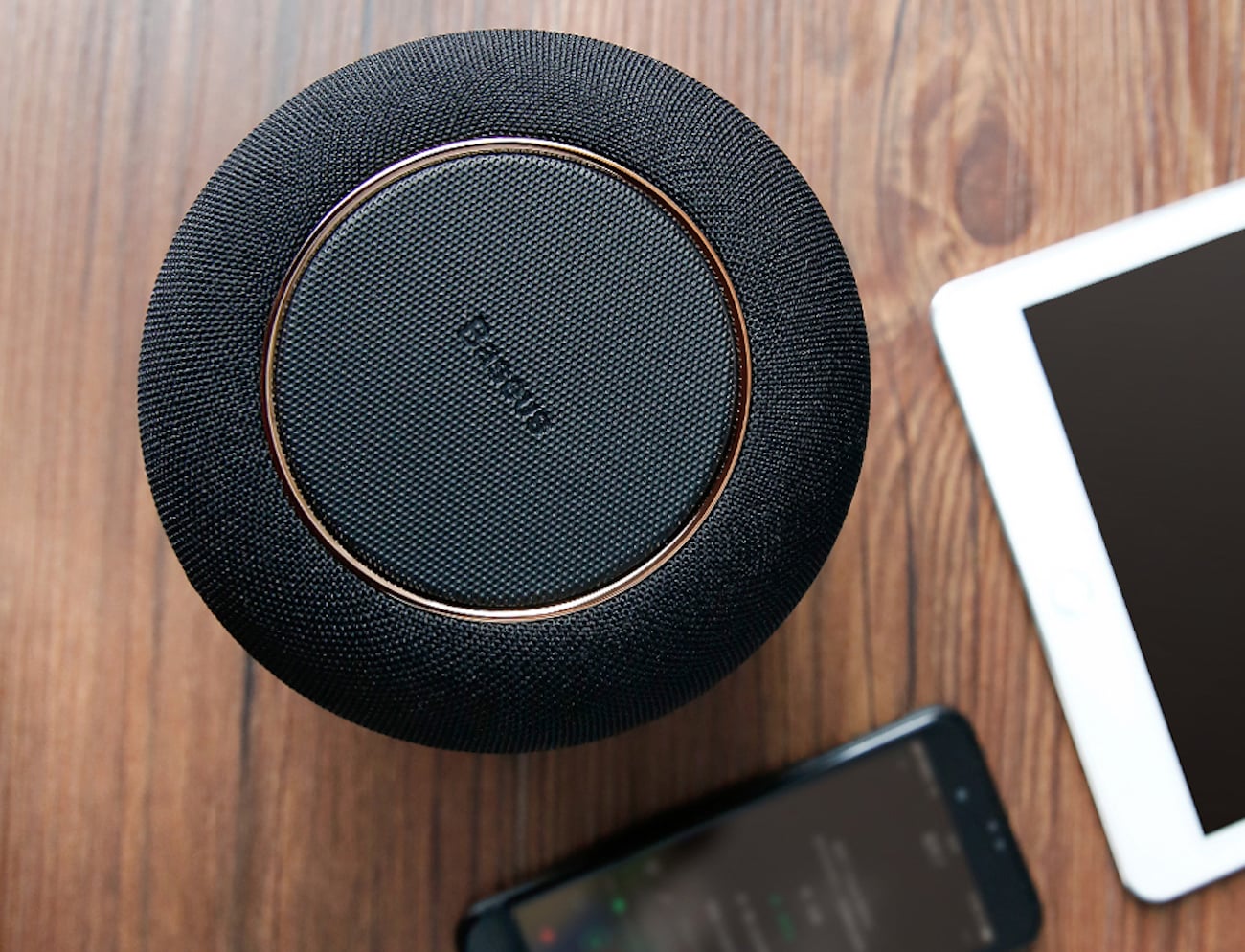 product design，industrial design，Home accessories，speaker，black，Woven fabric，Leatherwear，Wireless charging，