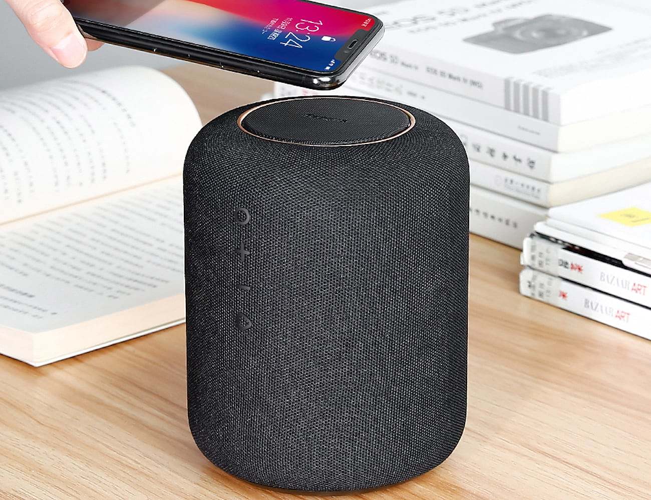 product design，industrial design，Home accessories，speaker，black，Woven fabric，Leatherwear，Wireless charging，