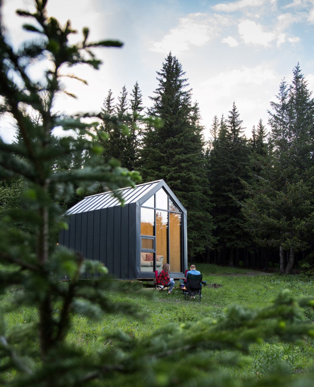 mono，house，fold，on vacation，outdoors，