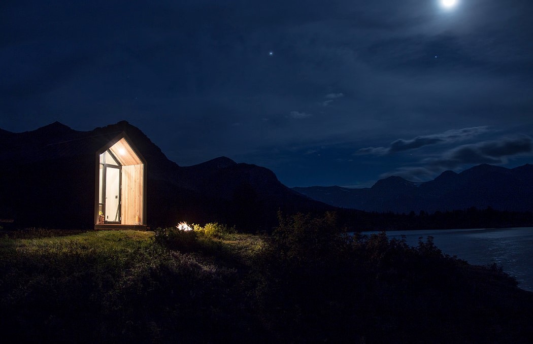 mono，house，fold，on vacation，outdoors，