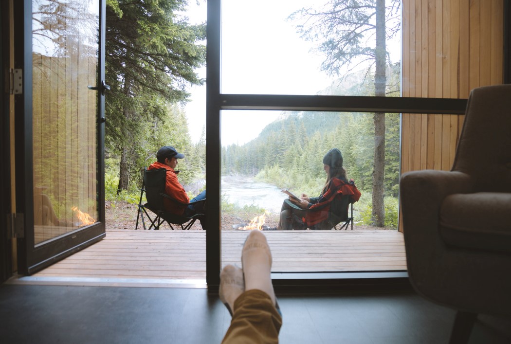 mono，house，fold，on vacation，outdoors，