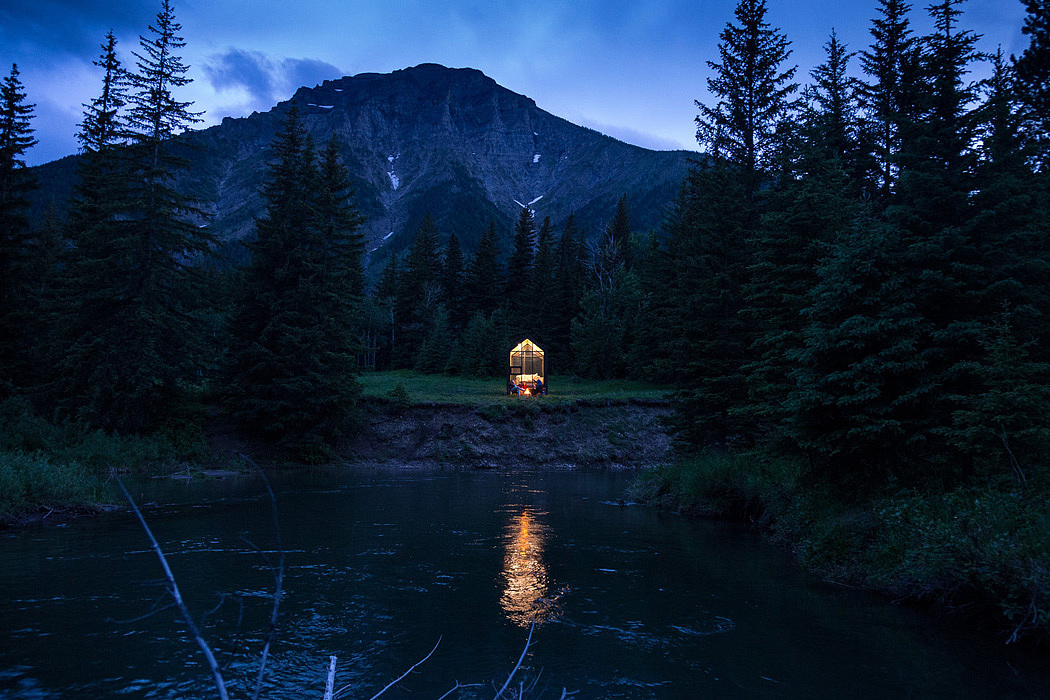 mono，house，fold，on vacation，outdoors，