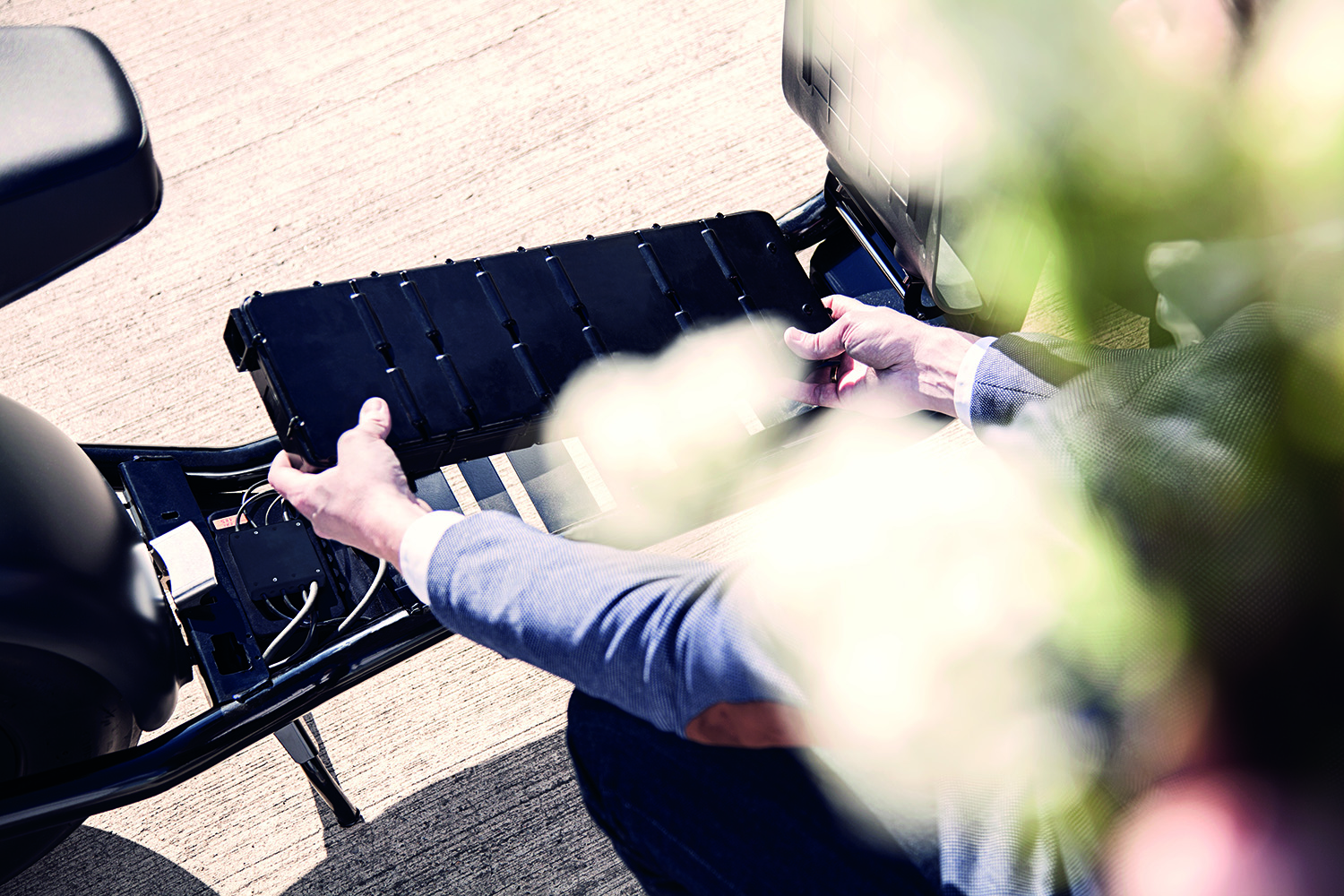 vehicle，Cable lock，Electric scooter，Scrooser，