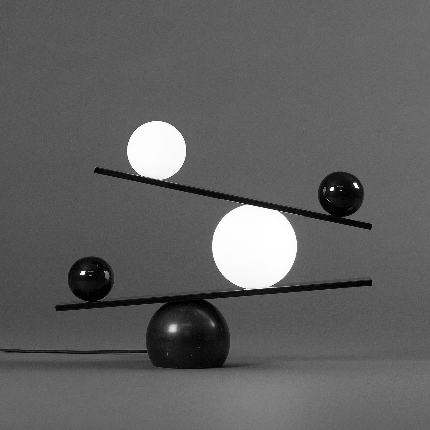 Metal，Minimalist，Balance table lamp，