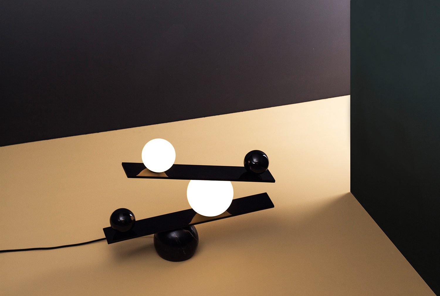 Metal，Minimalist，Balance table lamp，