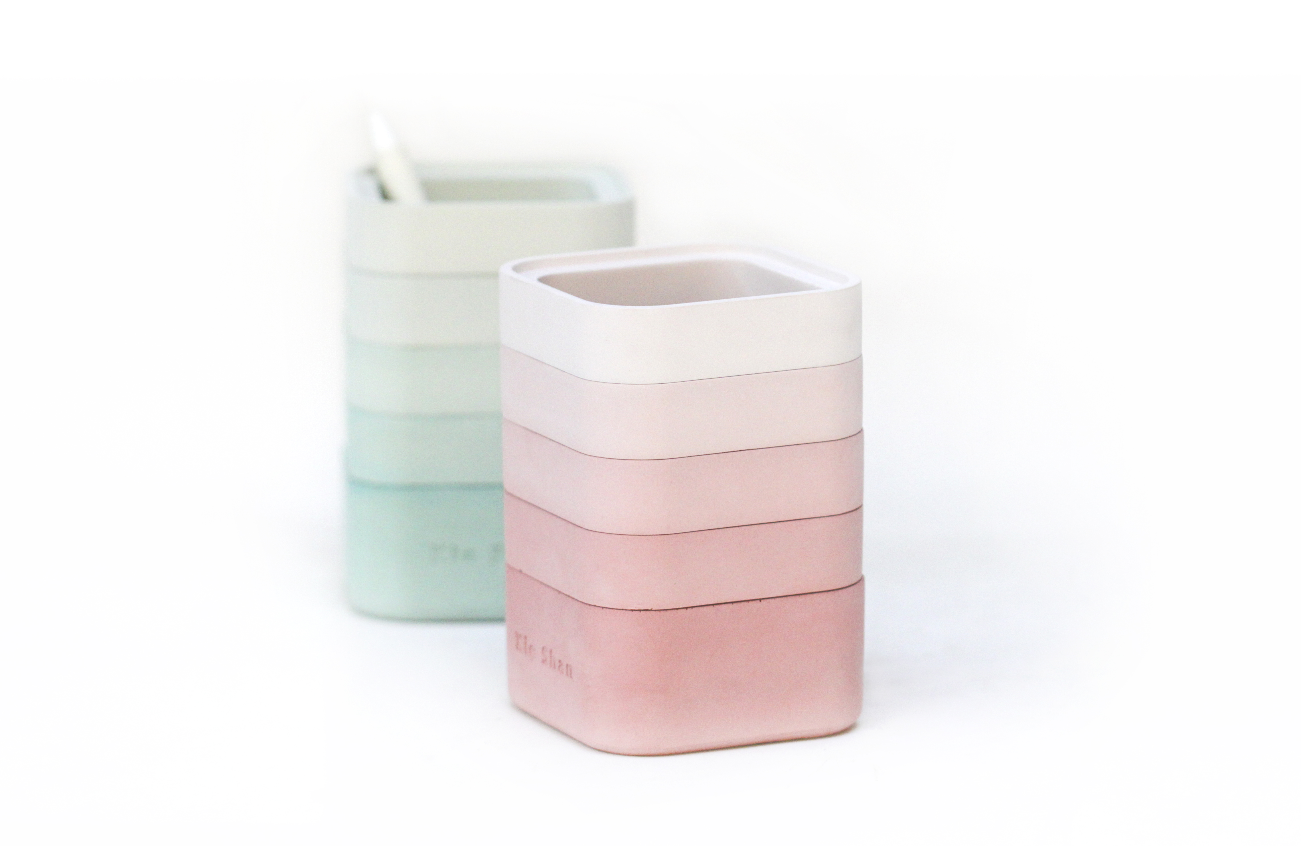 Write mountain，pen container，originality，cement，industrial design，Several degrees of gray，