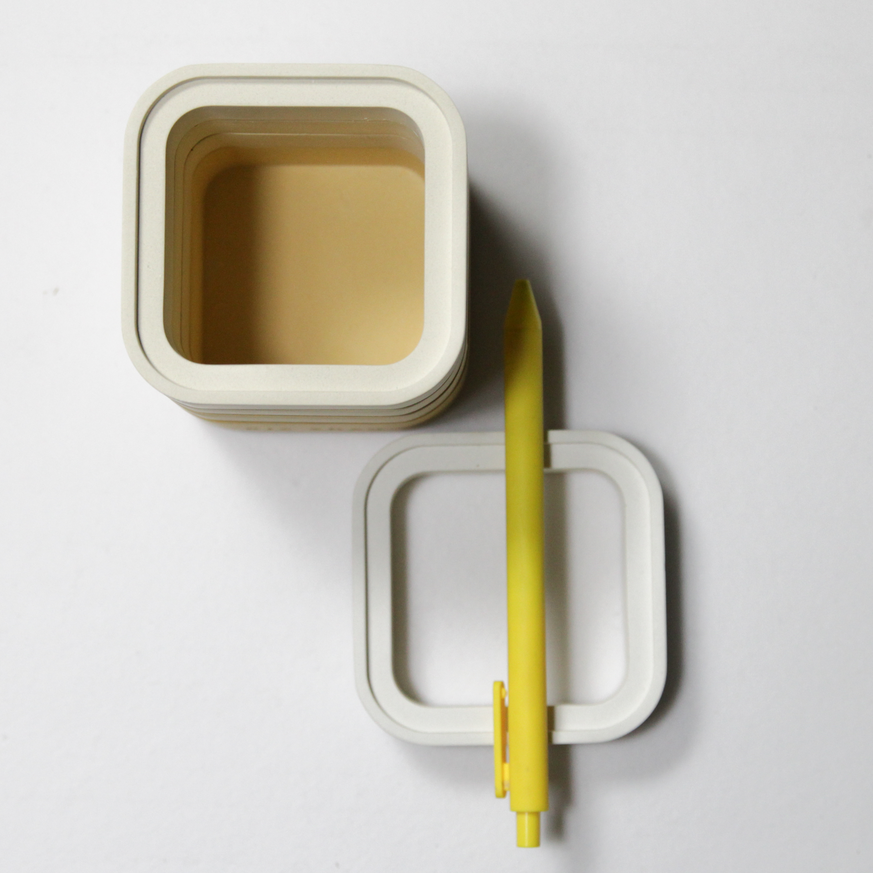 Write mountain，pen container，originality，cement，industrial design，Several degrees of gray，