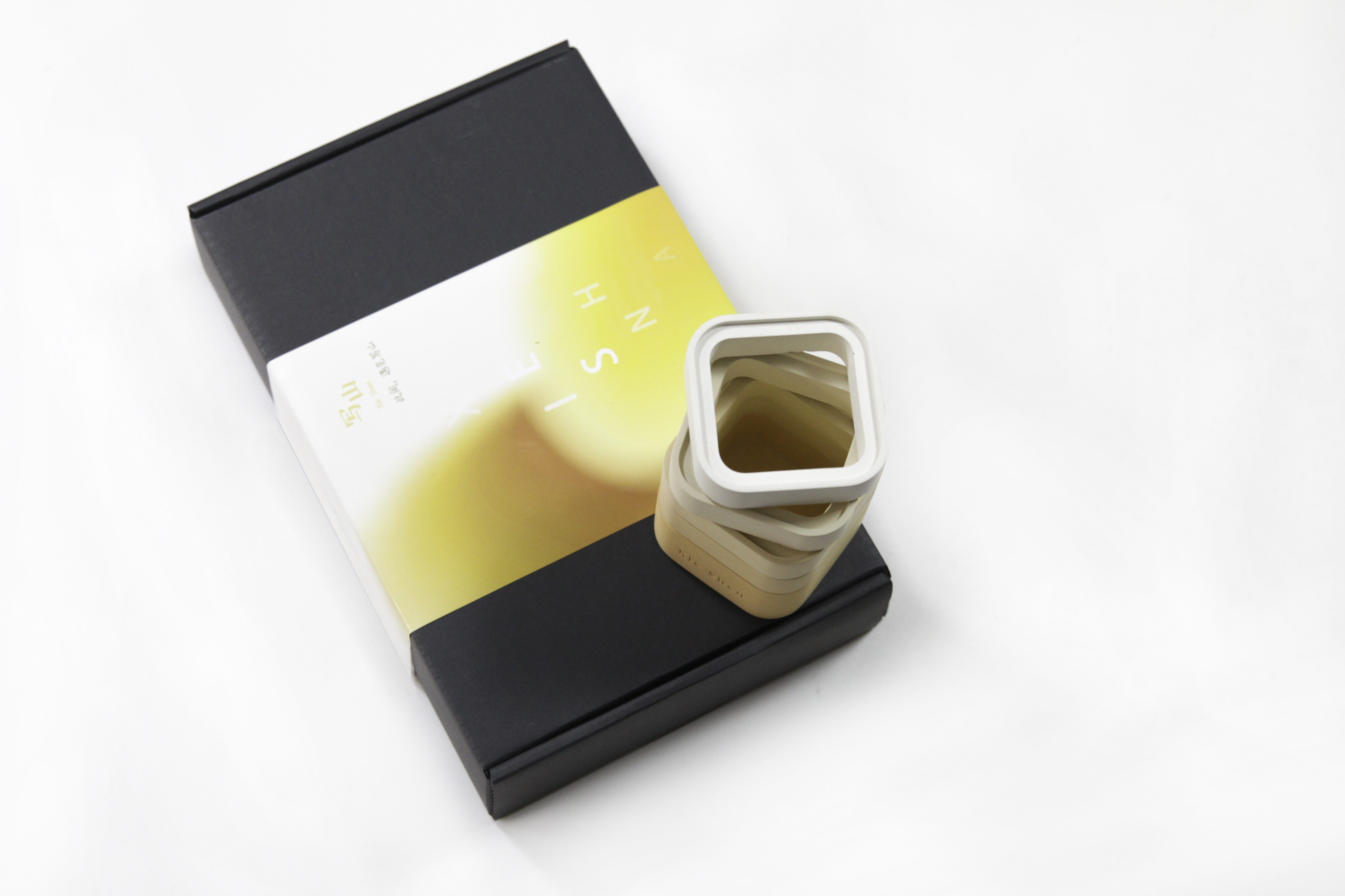 Write mountain，pen container，originality，cement，industrial design，Several degrees of gray，