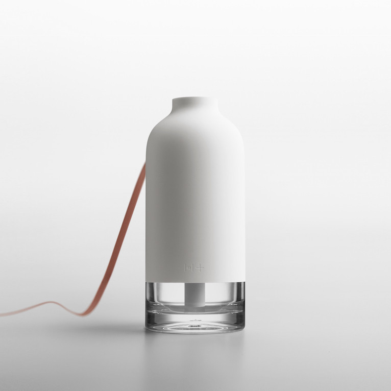 industrial design，white，household electrical appliances，Humidifier，led，Bottle shape，