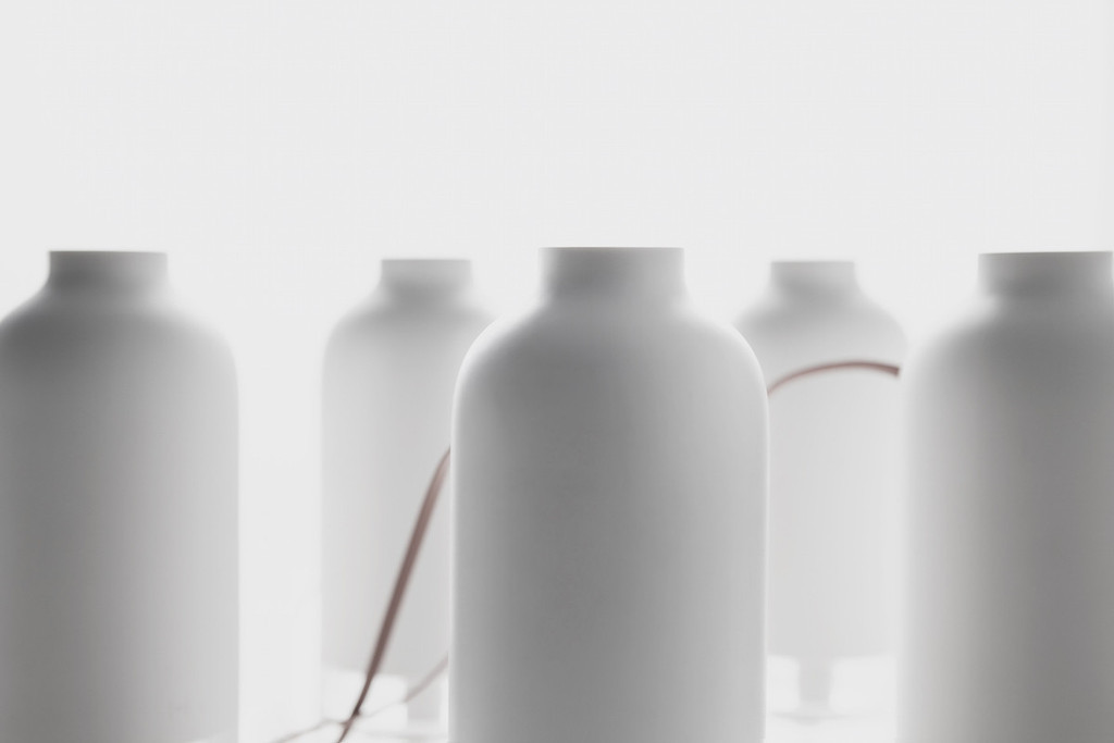 industrial design，white，household electrical appliances，Humidifier，led，Bottle shape，