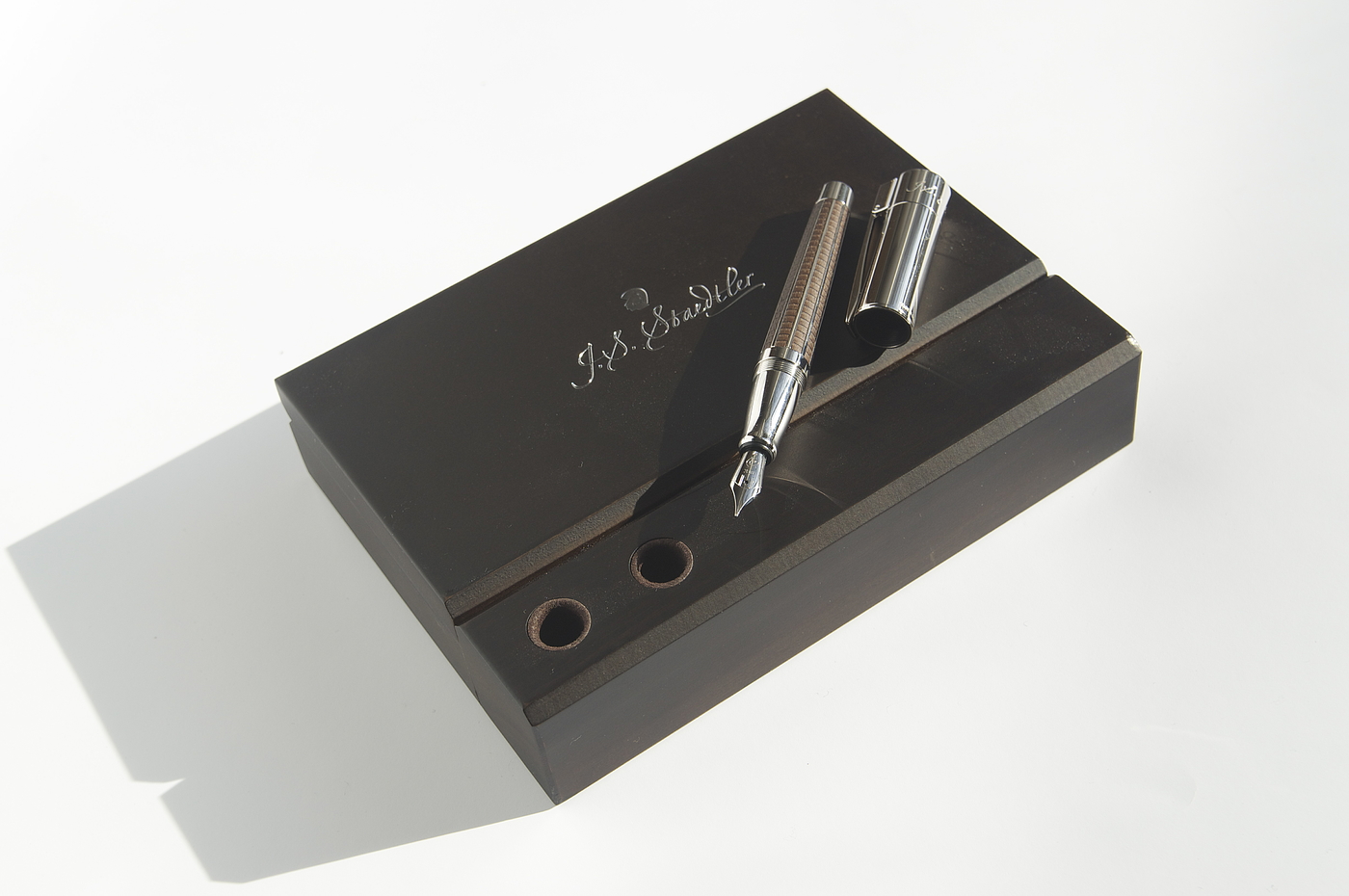 Pen，pen，