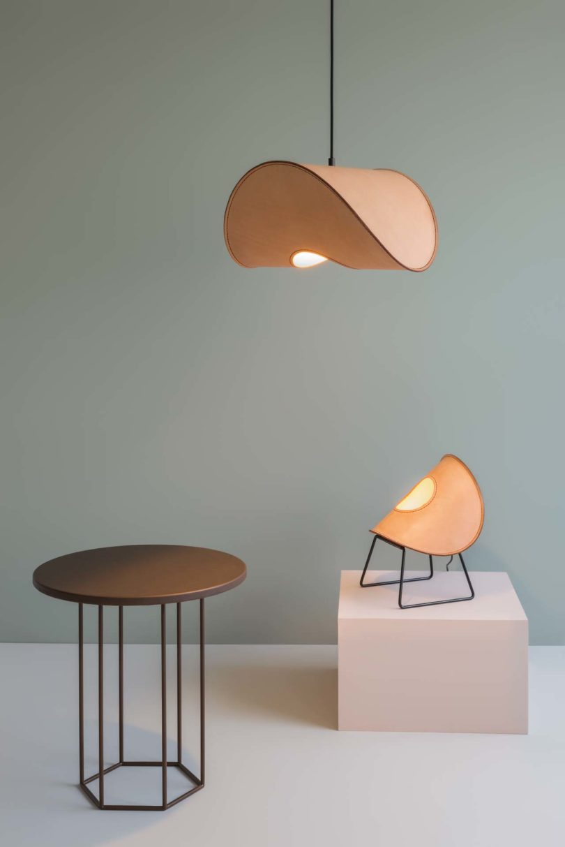 manual，lamps and lanterns，Leatherwear，a chandelier，Floor lamp，