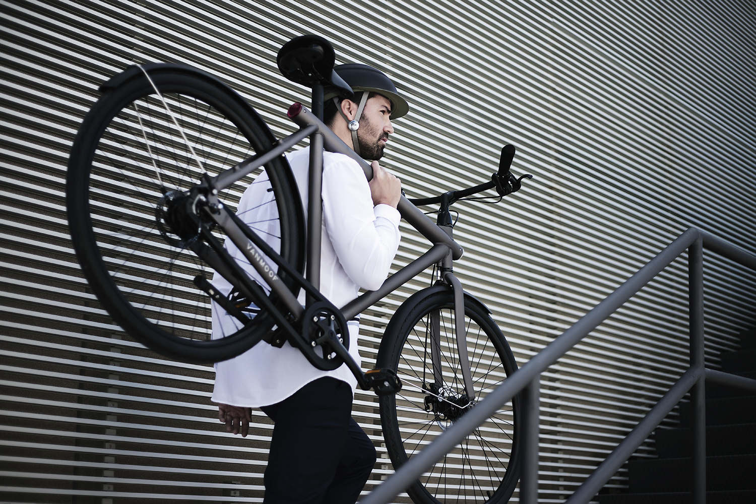 two thousand and fifteen，red dot，Closca Fugue，Helmet design，Minimalist design ，