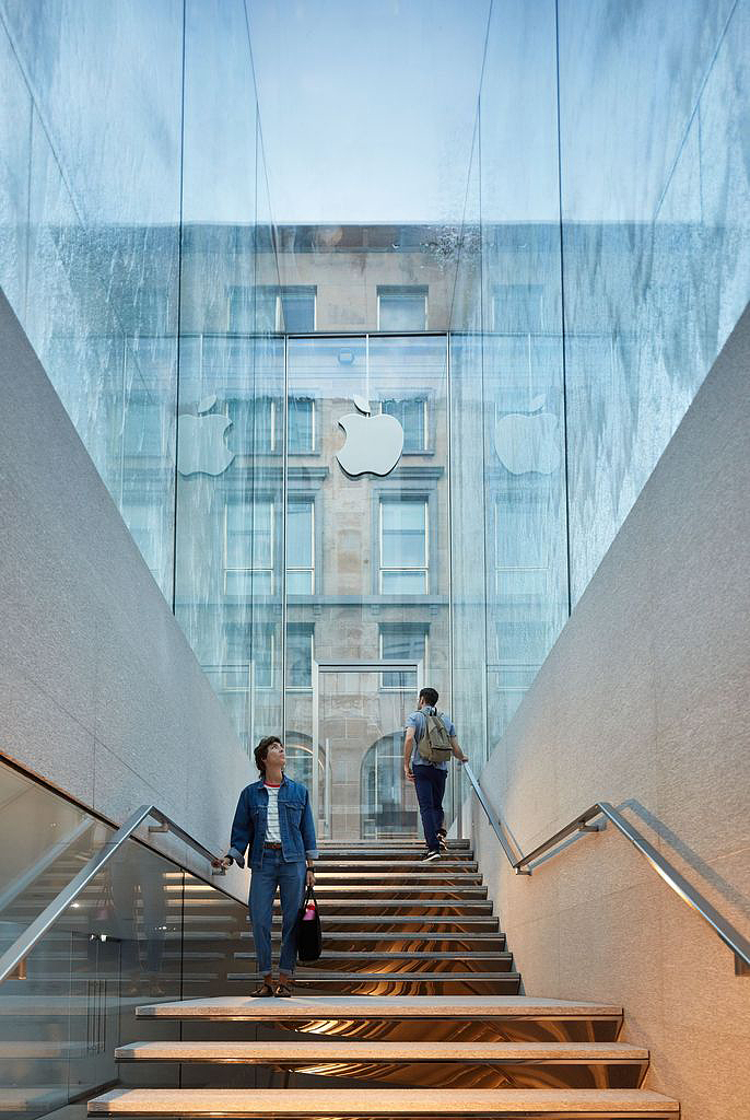 Apple Inc，fountain，Architectural design，Minimalist，modern stylish，water，lighting，Milan, Italy，Electronic consumption，furniture design ，Modern design，Interior design，