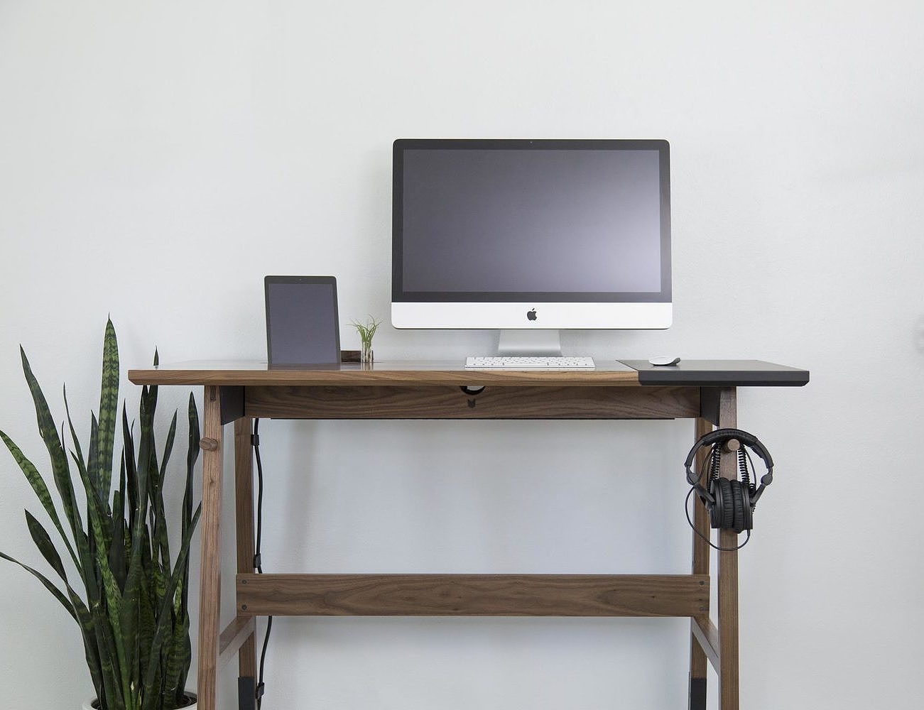 Standing Desk01，Table，to work in an office，wooden ，Artifox，