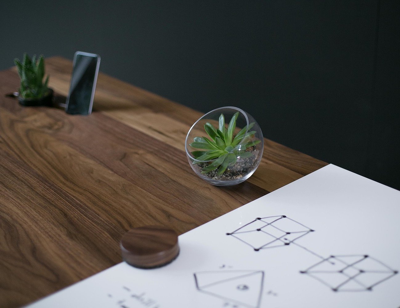 Standing Desk01，Table，to work in an office，wooden ，Artifox，