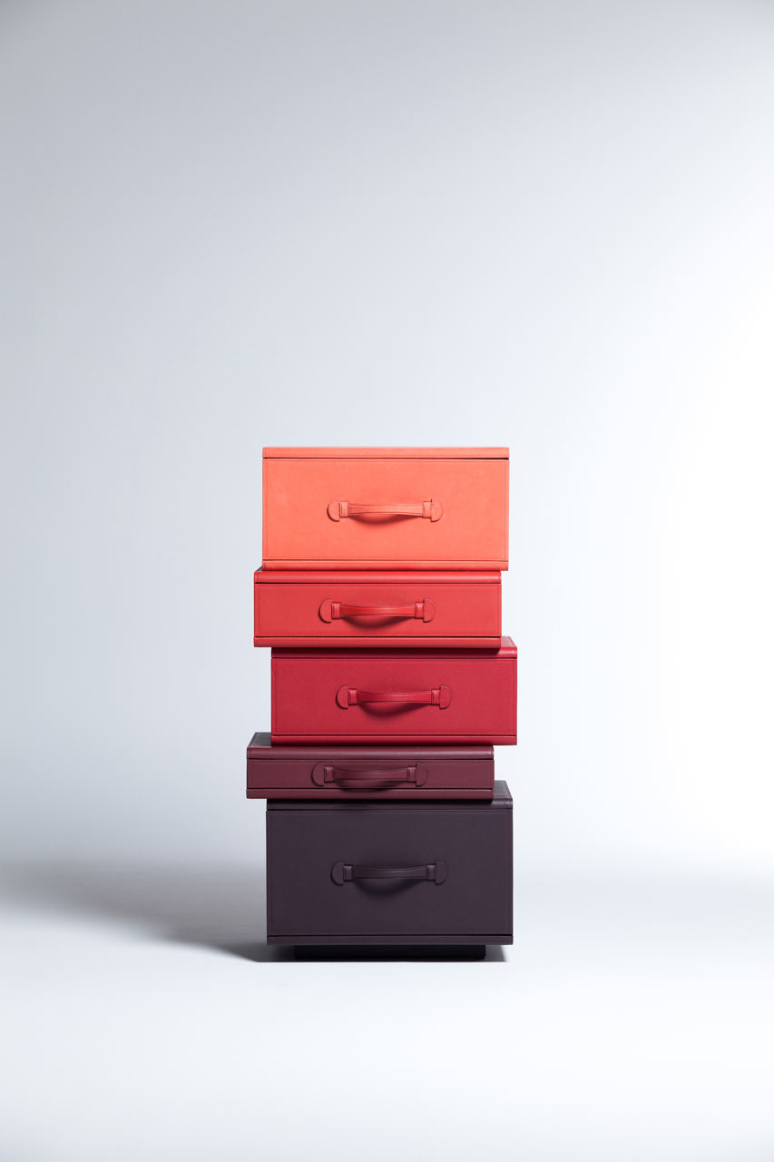 suitcase，Leatherwear，furniture，