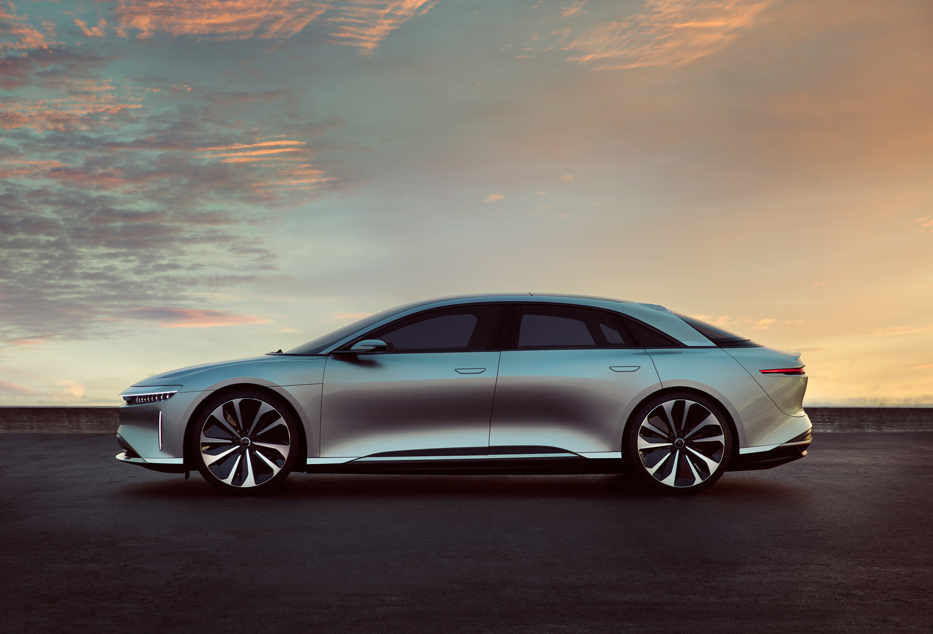 silver，product design，Automobile design，LUCID AIR，