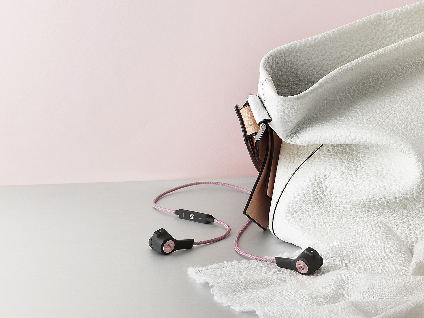 B＆O Play，headset，product design，Minimalist，