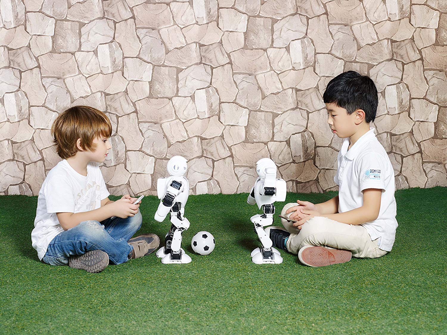 household，Alpha 1s，white，robot，