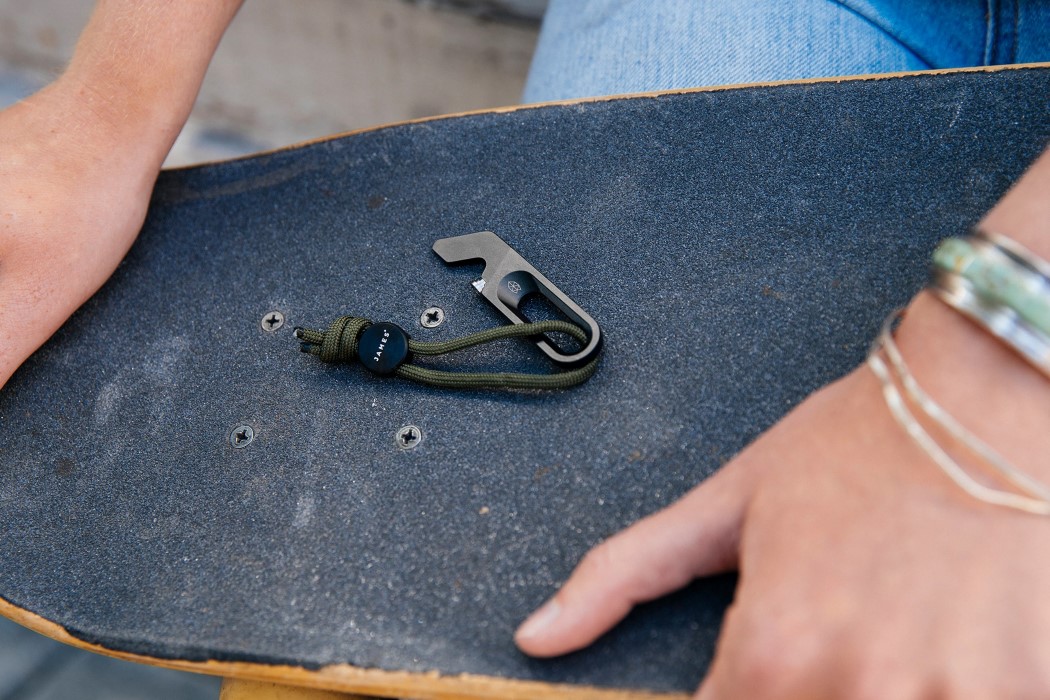 Halifax，Multifunctional Pendant，black，Titanium steel，