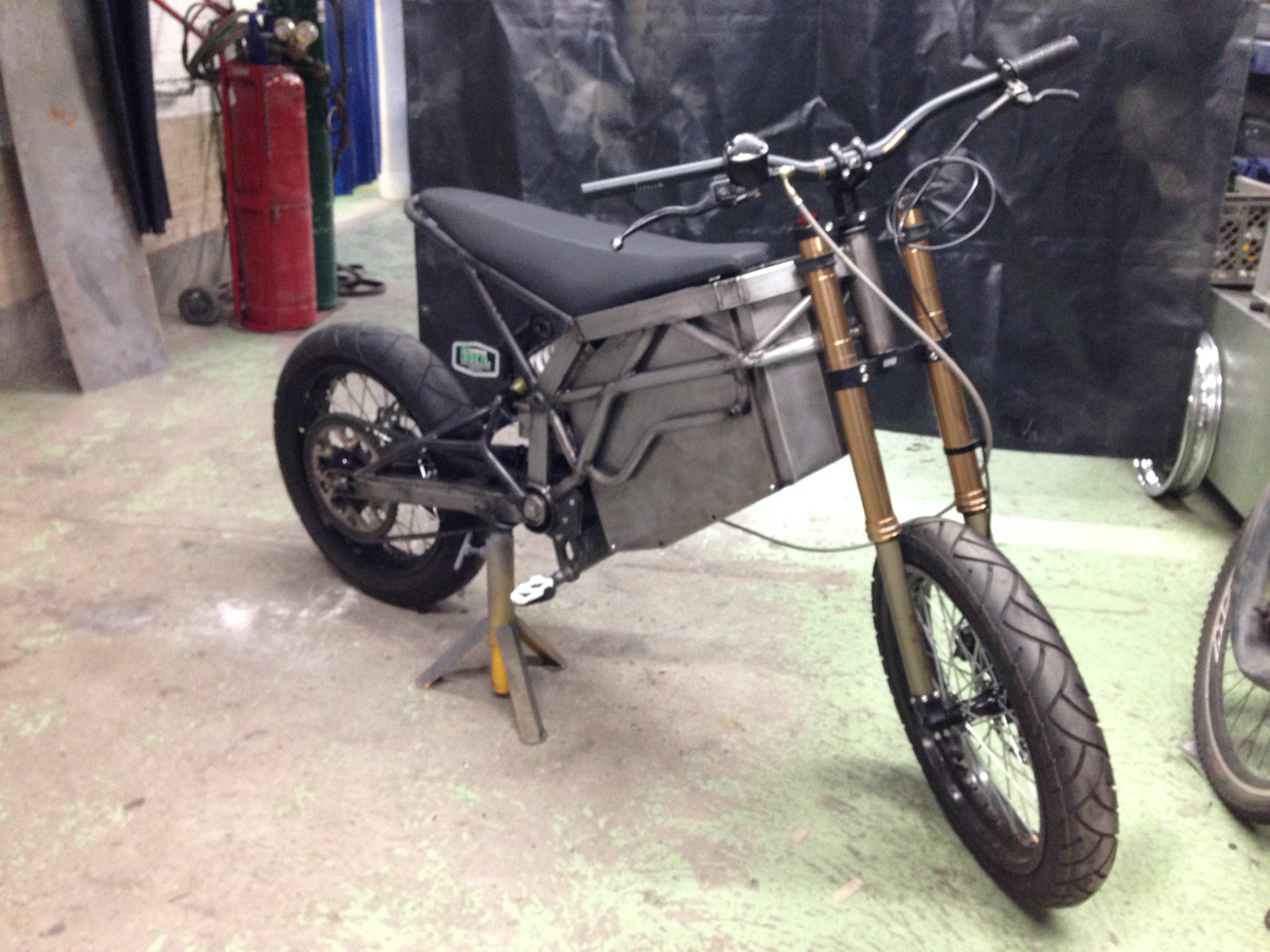 OUTSIDER 2015，motorcycle，machine design，