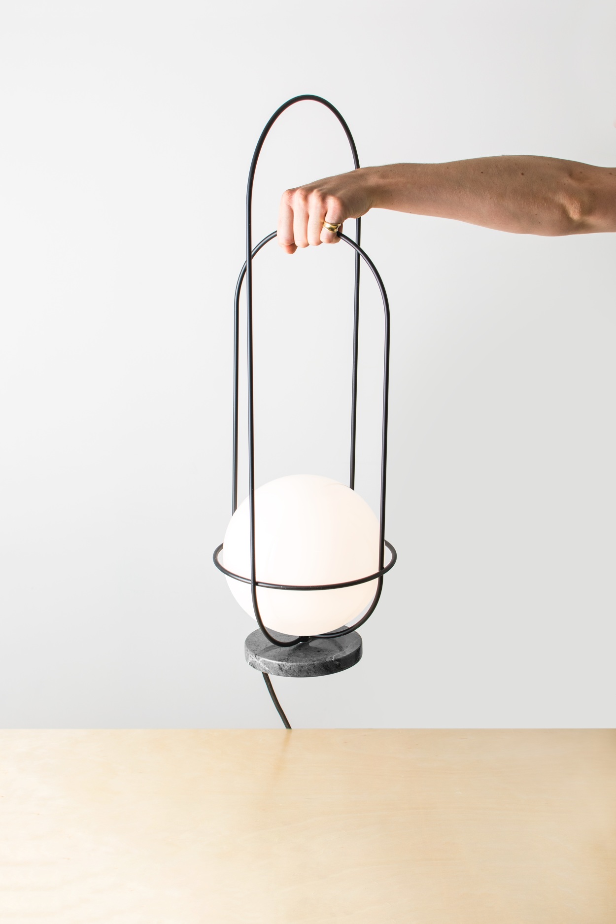 product design，industrial design，Minimalist，esthetics，function，lamp，