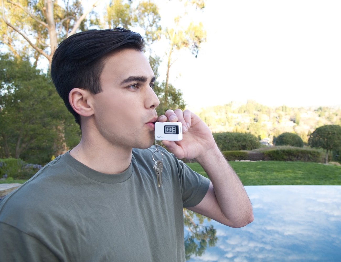 BACtrack，Alcohol measuring instrument，portable，product design，