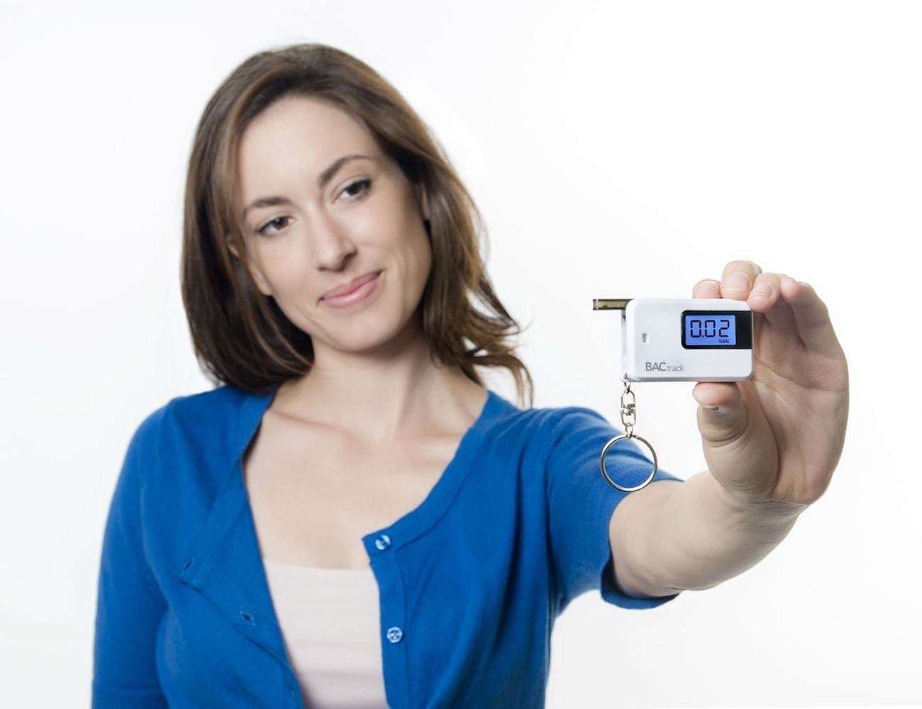 BACtrack，Alcohol measuring instrument，portable，product design，
