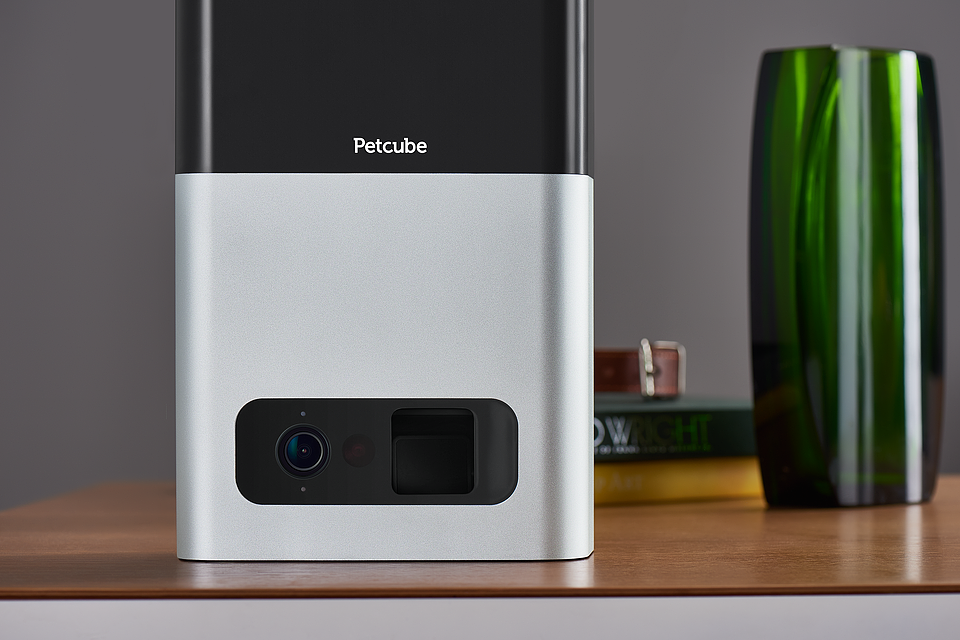 2018 red dot award，Small cube，Surveillance camera，