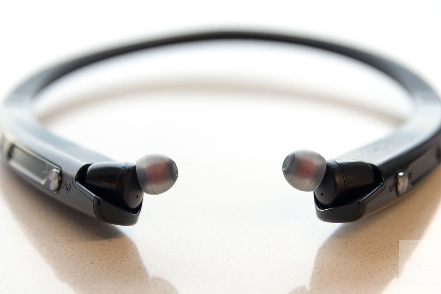 2018 red dot award，Phiaton BT，Bluetooth headset，