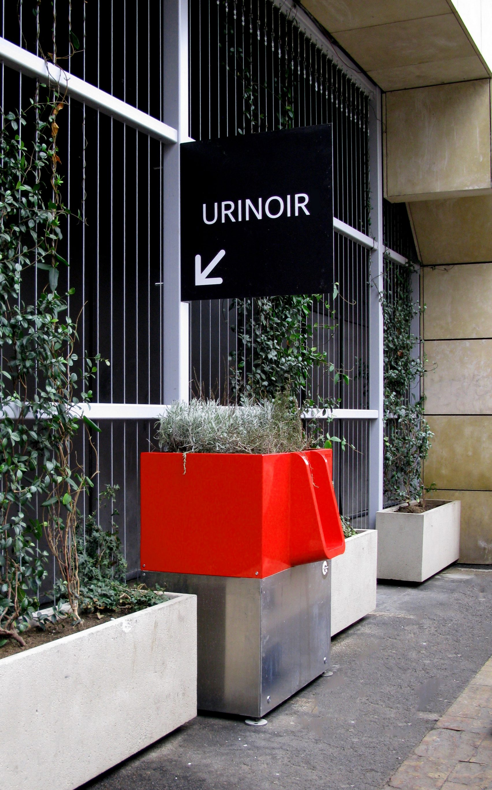 Urinal，urinal，Urinary kerb，gules，outdoors，