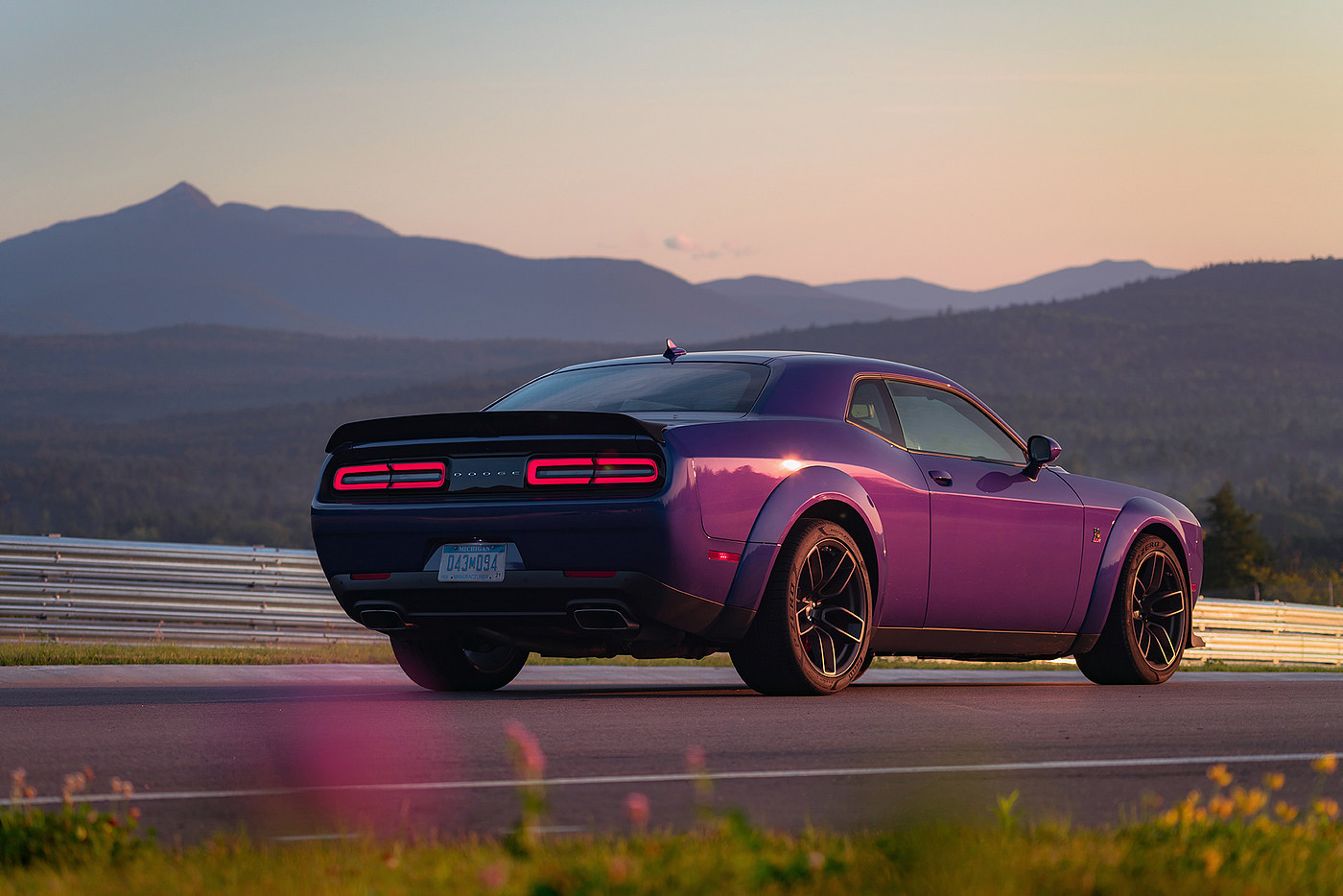 machine design，Sports car，Dodge，