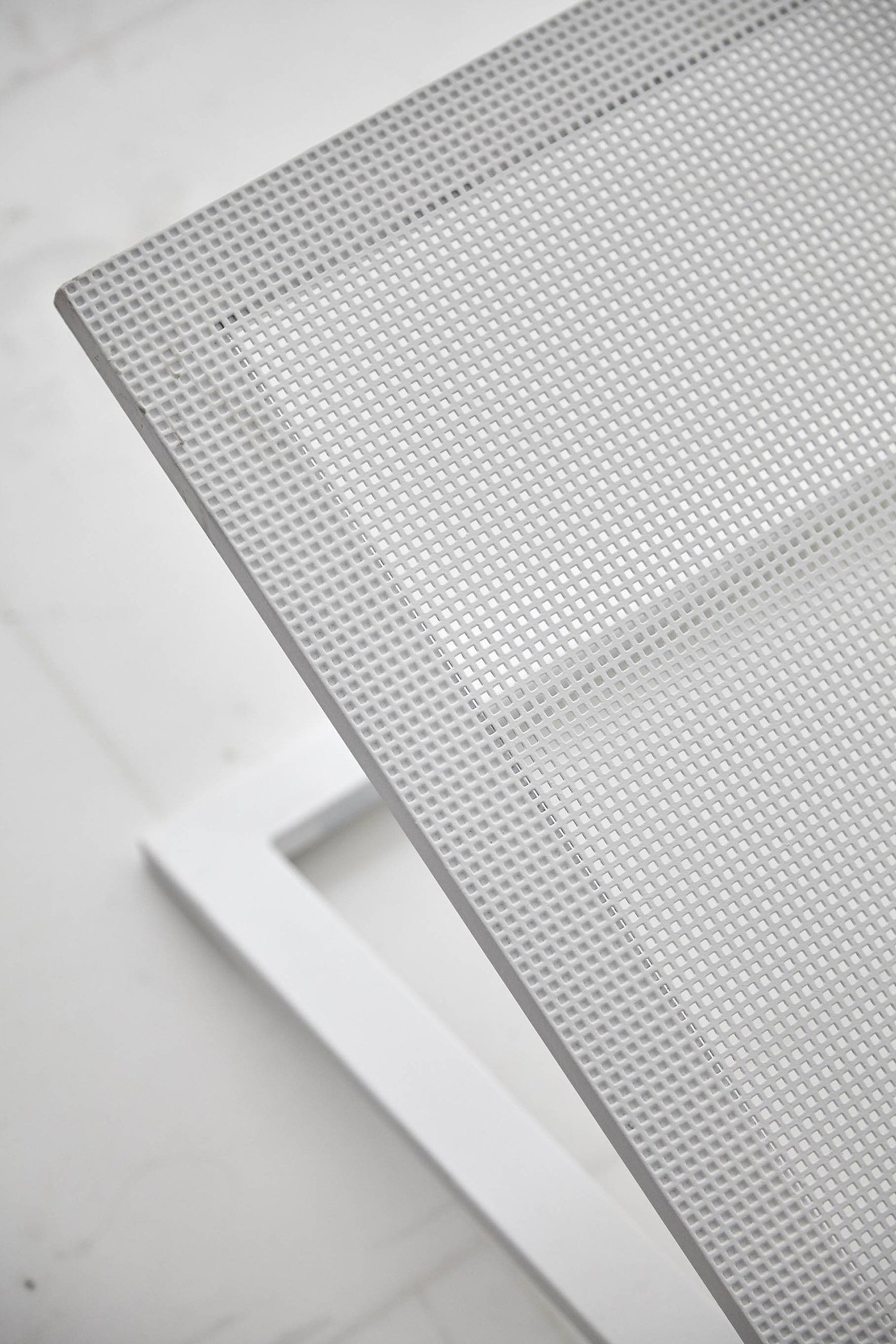 industrial design，Aluminum，white，Gandia Blasco，outdoors，chair，