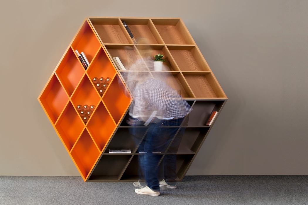 bookshelf，woodiness，Minimalist，Rubik's Cube，square，