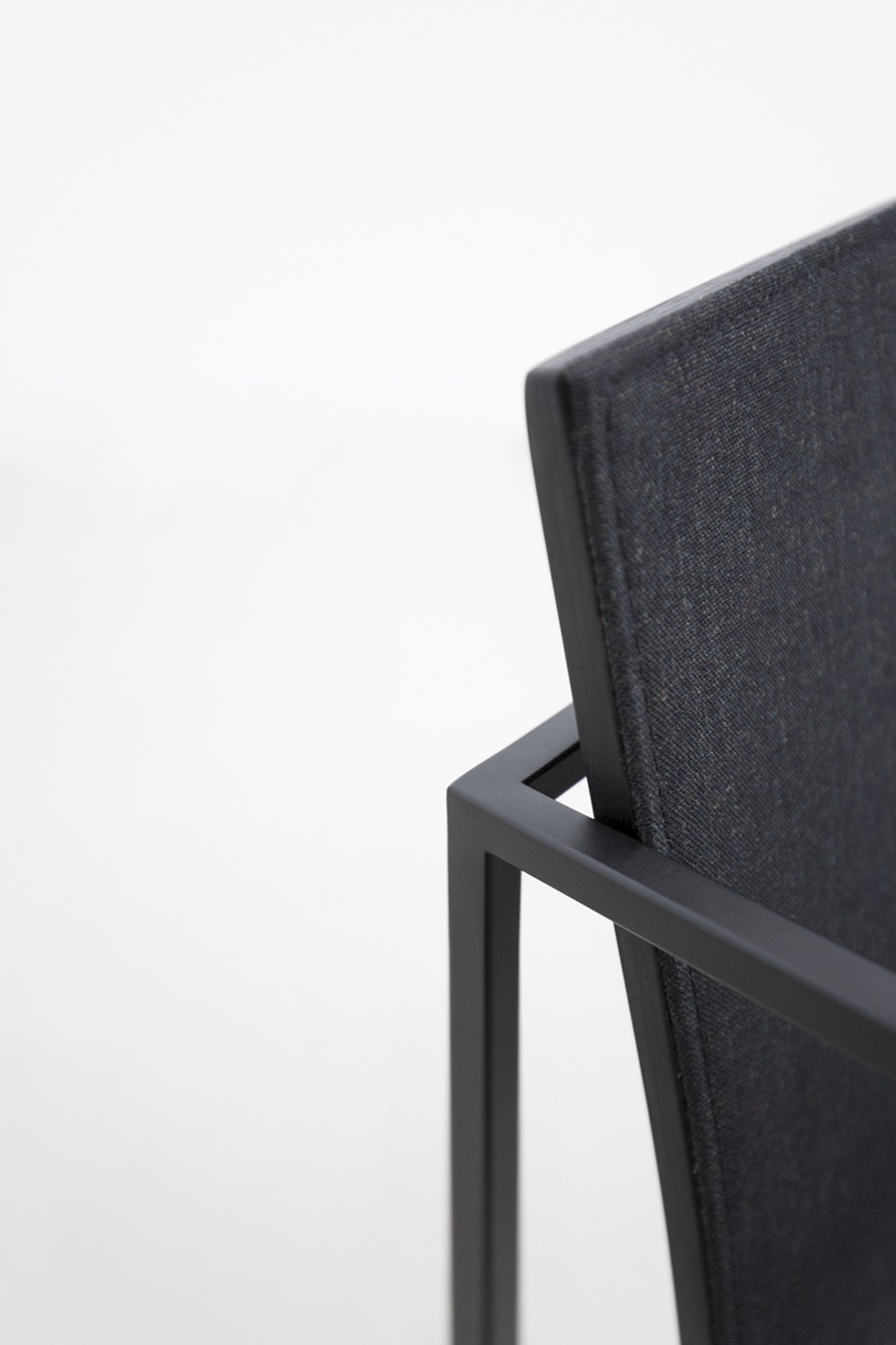 A Chair，Ergonomics，Minimalism，black，