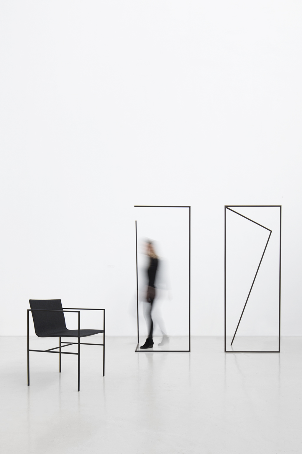 A Chair，Ergonomics，Minimalism，black，