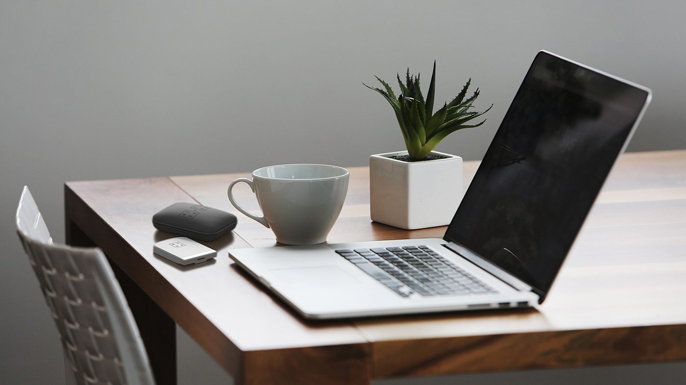 Driving cloud services，mobile hard disk drive，House, room，