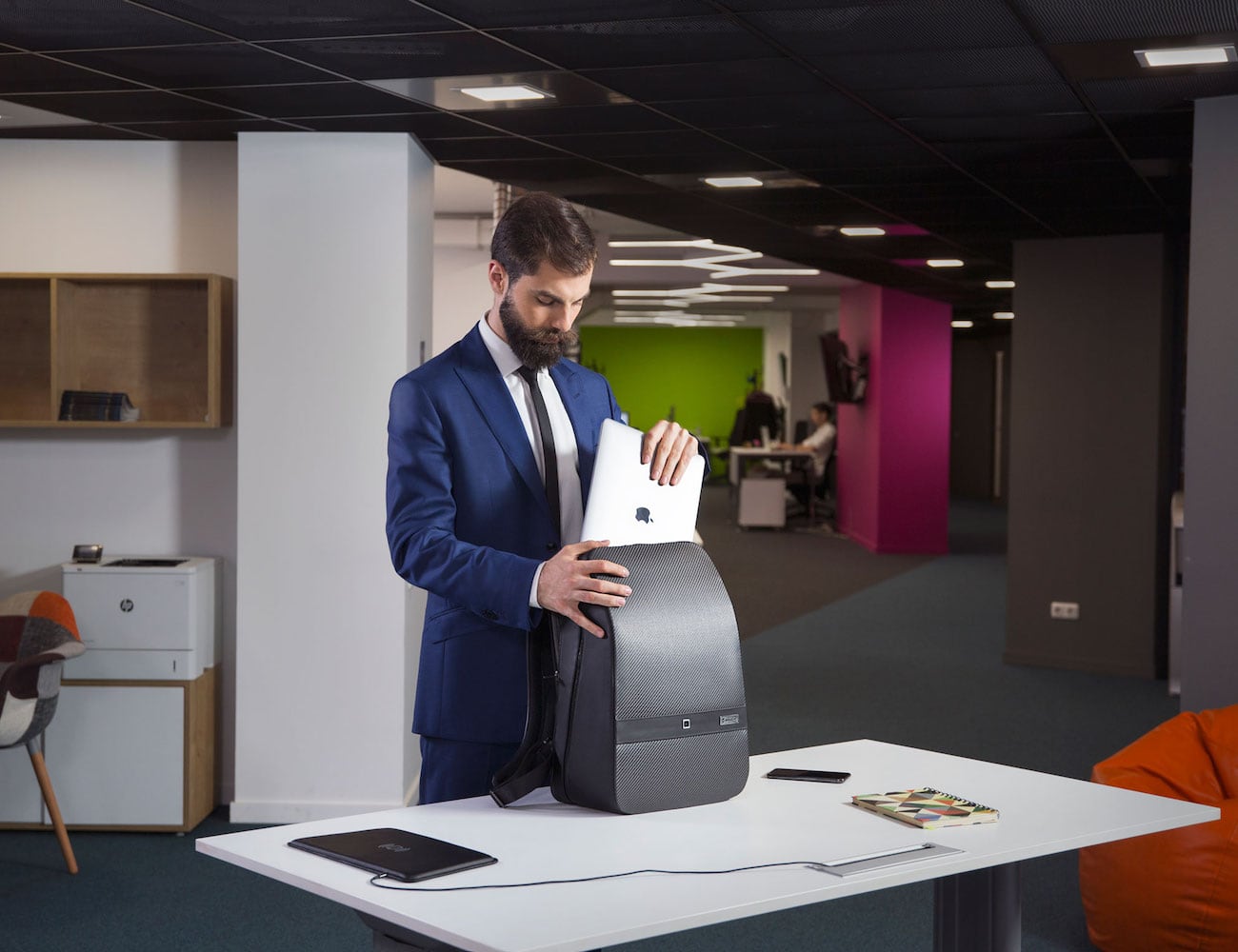 Backpack design，Smart carbon fiber bag，Lumzag，