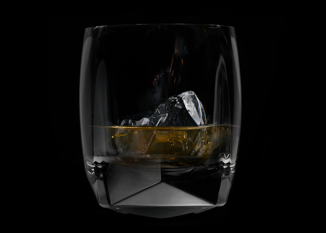 Whisky，flower receptacle，compass，Tumbler，