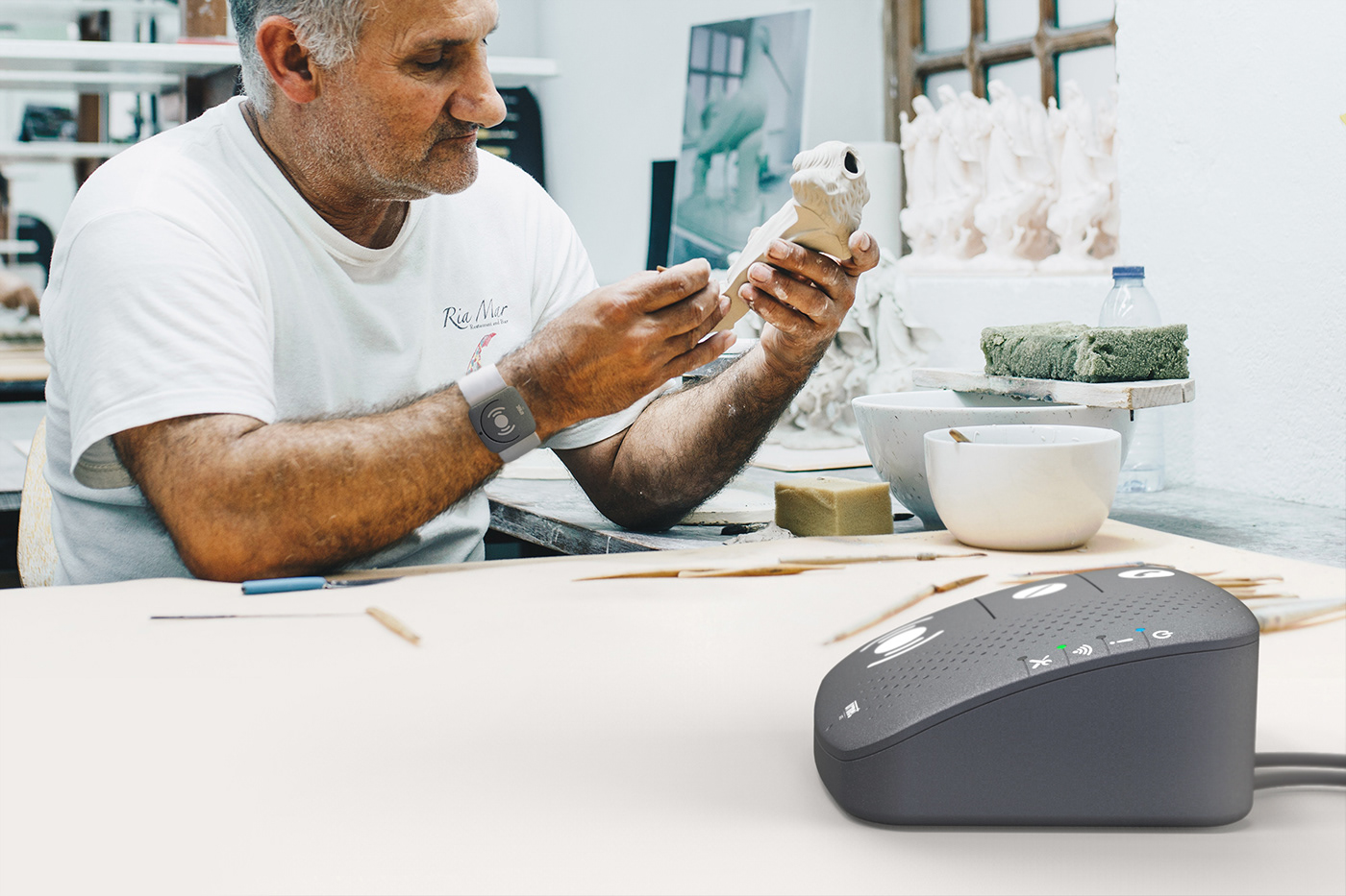 nursing，intelligence，long-range，black，Eldo，Following ATE，