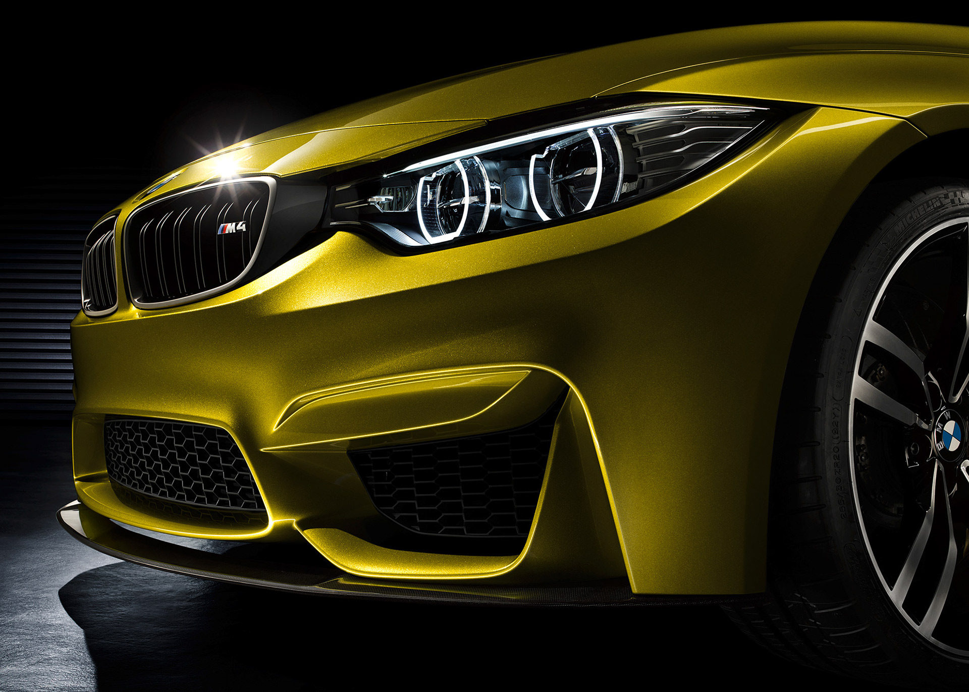 yellow，grey，Automobile design，BMW M4，