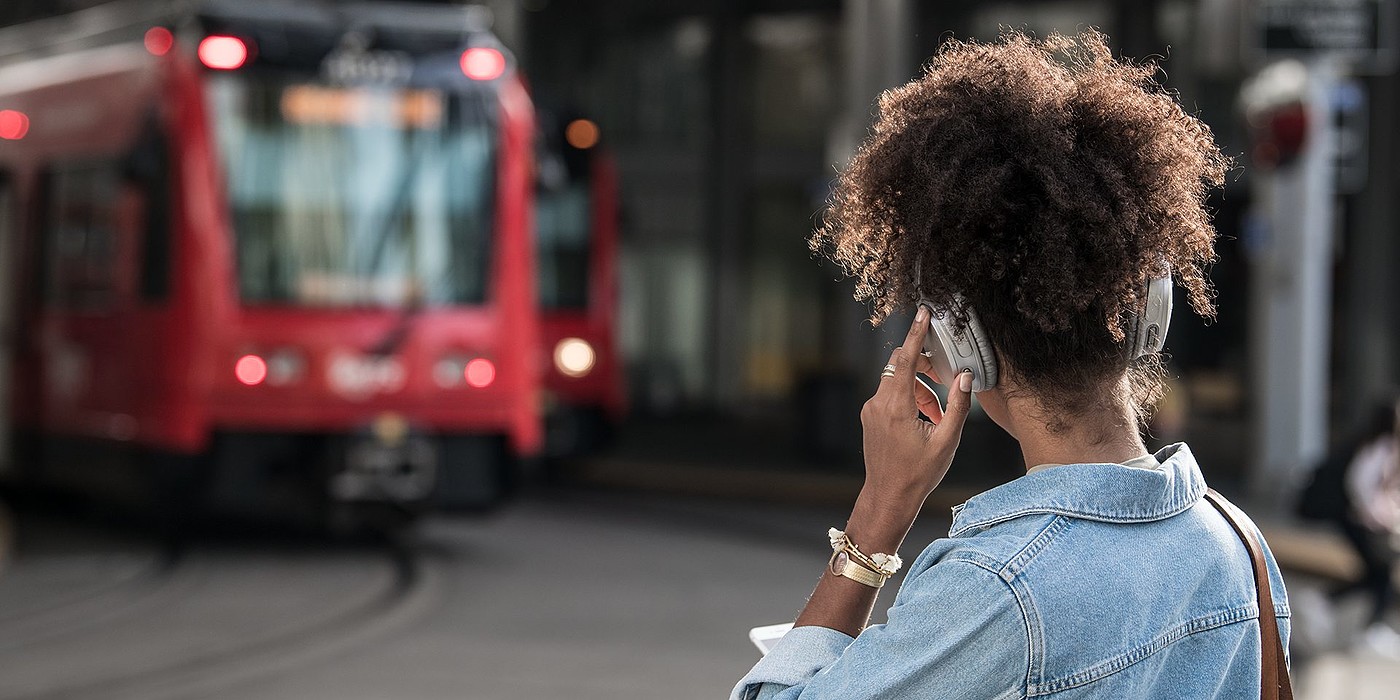 General image evaluation，evaluating ，science and technology，headset，bose，Noise reduction earphone，